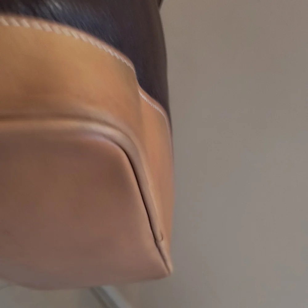 Ghurka Maroon Leather Bucket Bag - Picture 5 of 15